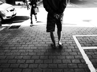 découvrez les causes de la timidité masculine et apprenez des conseils pour gagner en confiance et améliorer vos relations sociales.