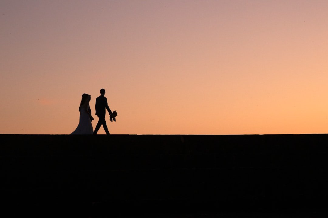 découvrez la signification et les responsabilités liées au devoir conjugal dans une relation maritale, incluant respect, soutien et engagement mutuel.