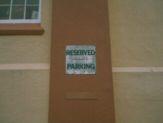 découvrez la collection reserved pour hommes : des vêtements tendance, élégants et confortables pour un style moderne au quotidien.