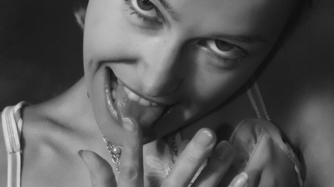 découvrez des conseils et astuces pour maximiser le plaisir oral féminin, afin d’enrichir votre intimité et renforcer la complicité avec votre partenaire.