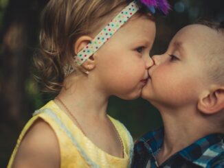 découvrez le secret d'un baiser parfait avec nos conseils et astuces pour un instant inoubliable de douceur et de passion.