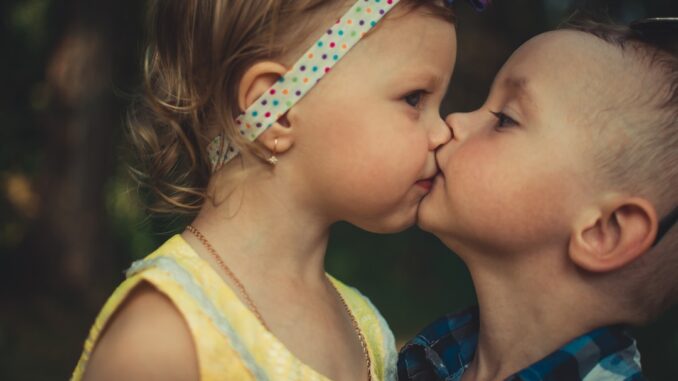 découvrez le secret d'un baiser parfait avec nos conseils et astuces pour un instant inoubliable de douceur et de passion.