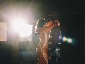 découvrez tout sur l'intimité, ses différentes formes et son importance dans les relations humaines pour renforcer les liens affectifs et émotionnels.