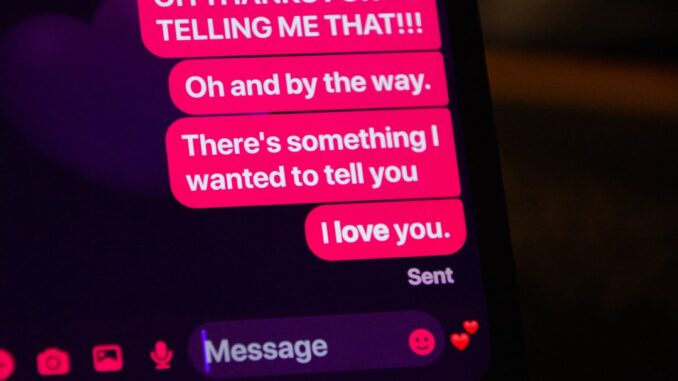 découvrez comment comprendre et gérer la vulnérabilité dans les relations pour renforcer la confiance et l'intimité avec votre partenaire.